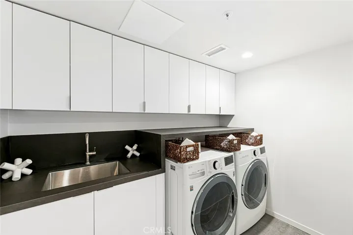 Separate laundry Room!