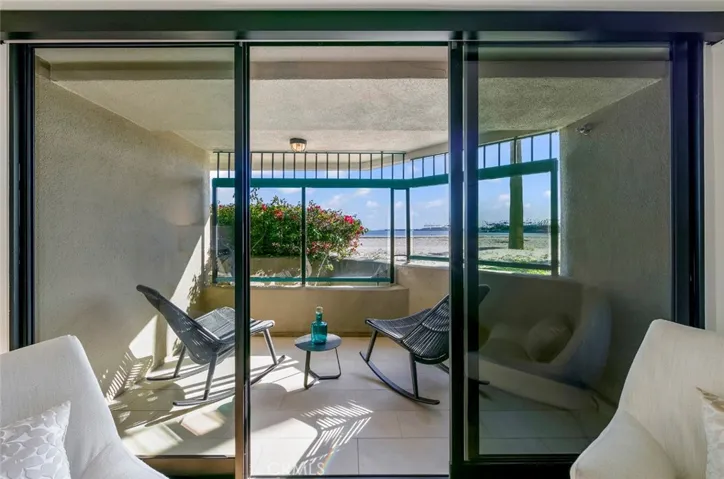 Private Balcony!