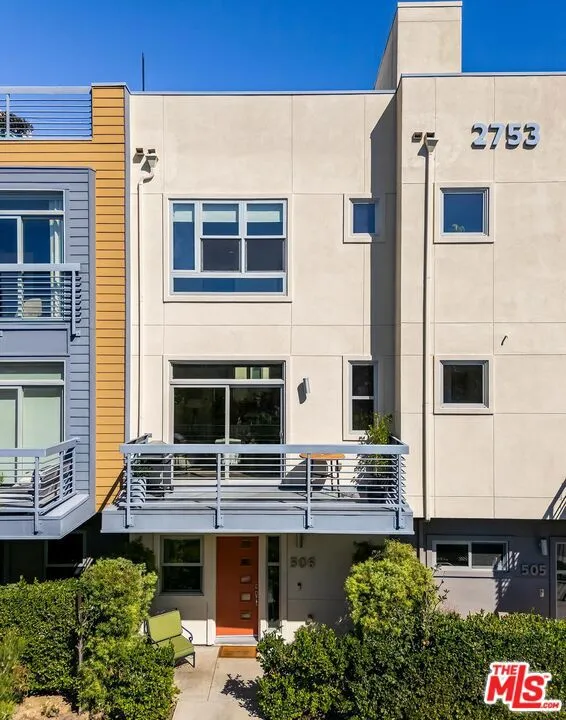2753 Waverly Drive 506, Los Angeles, California 90039 home-pic-2