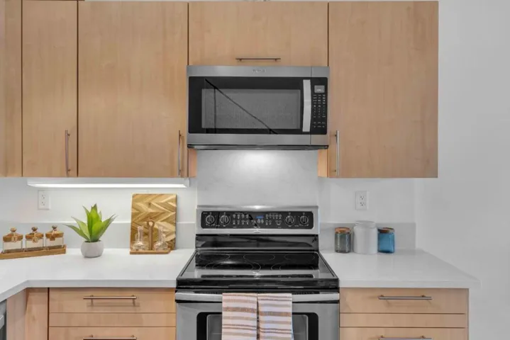 88 Bush Street 2149, San Jose, California 95126
