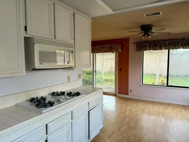 Kitchen to Breakfast Area