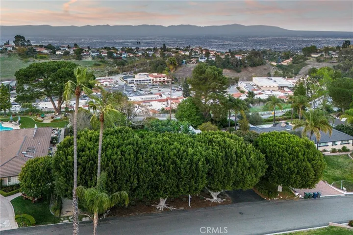 5353 Middlecrest Road, Rancho Palos Verdes, California 90275