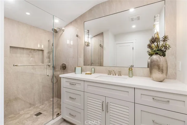 5353 Middlecrest Road, Rancho Palos Verdes, California 90275