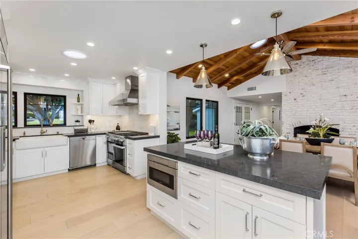 5353 Middlecrest Road, Rancho Palos Verdes, California 90275