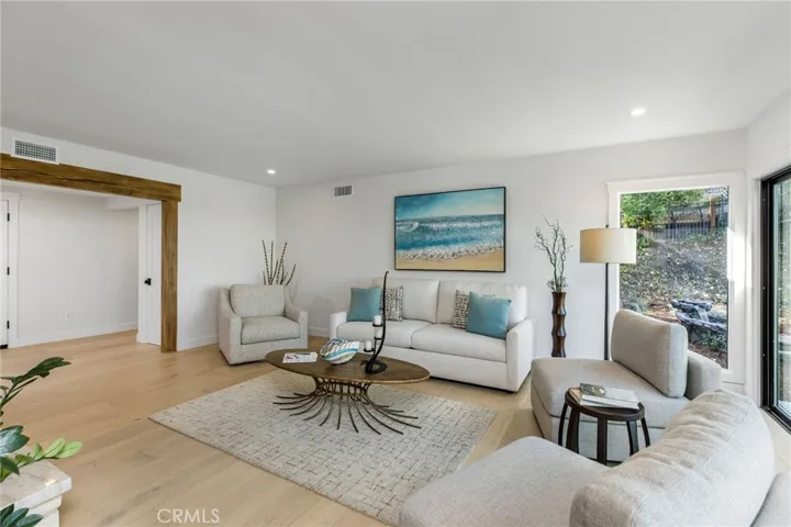 5353 Middlecrest Road, Rancho Palos Verdes, California 90275