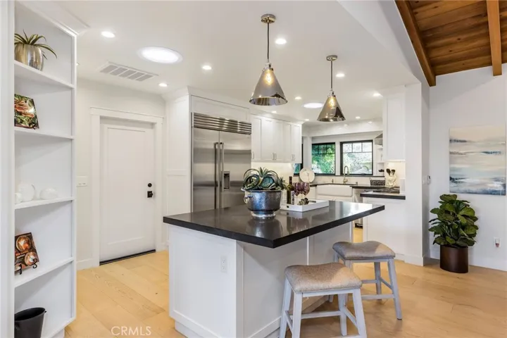 5353 Middlecrest Road, Rancho Palos Verdes, California 90275