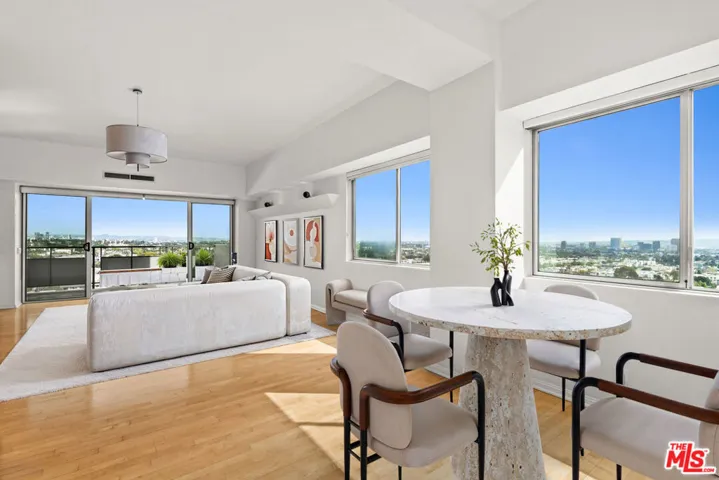 1155 N La Cienega Boulevard 908, West Hollywood, California 90069