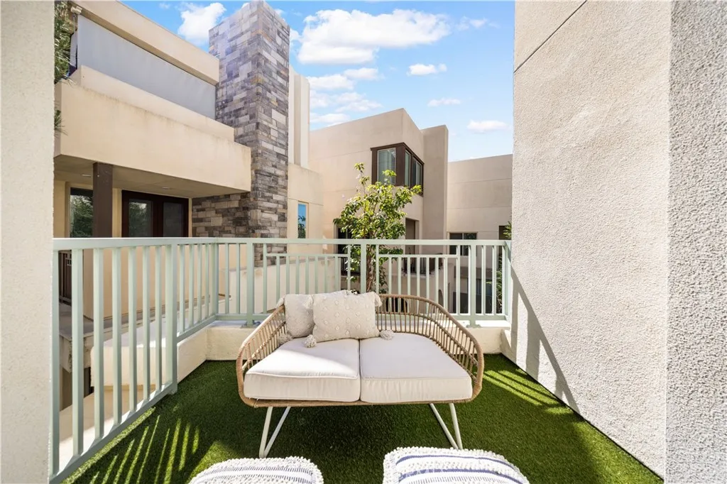 108 Catalyst, Irvine, California 92618 home-pic-35