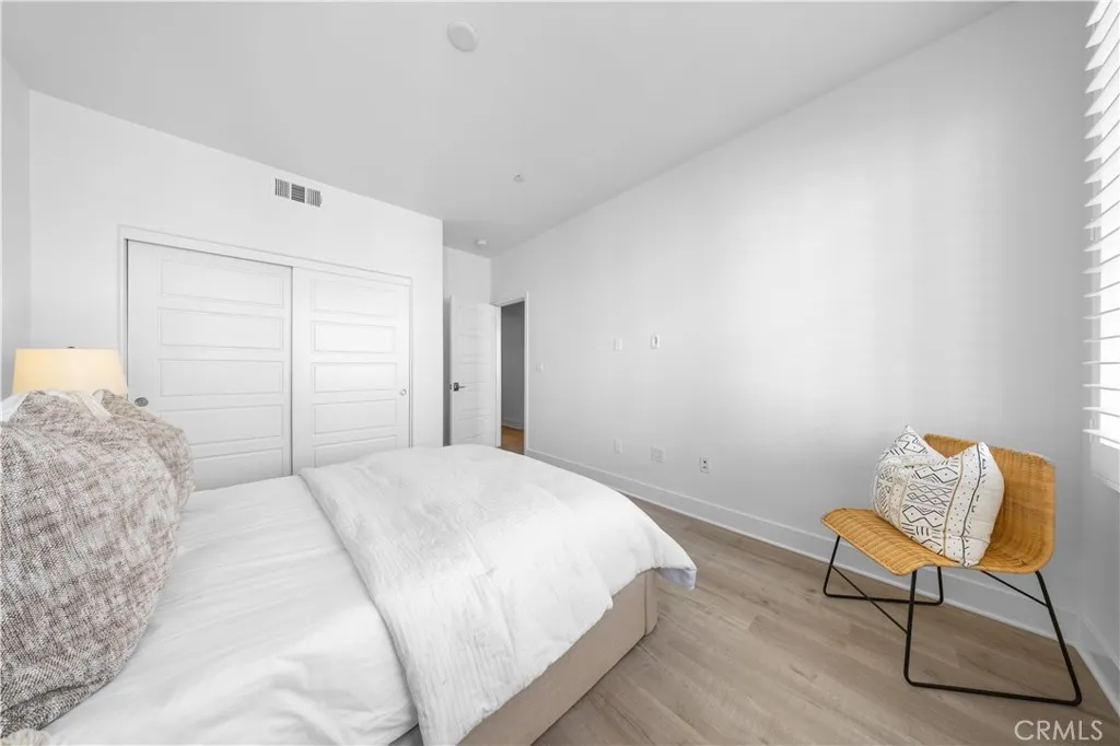 108 Catalyst, Irvine, California 92618 home-pic-24