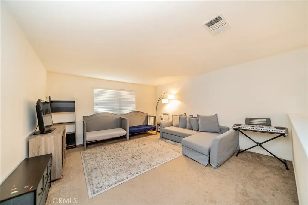 10916 Marygold, Corona, California 92883 home-pic-12