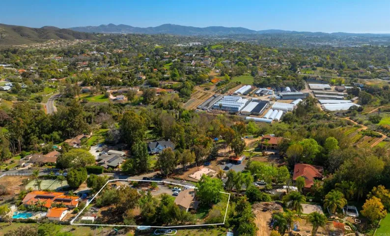 2675 Foothill Dr, Vista, California 92084