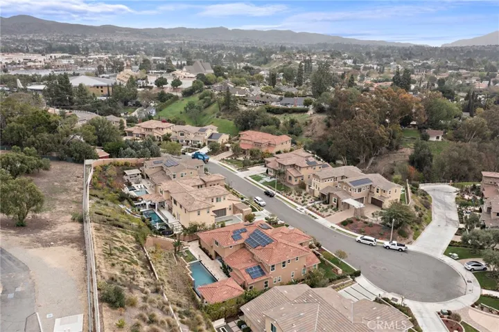 Private gated cul-de-sac