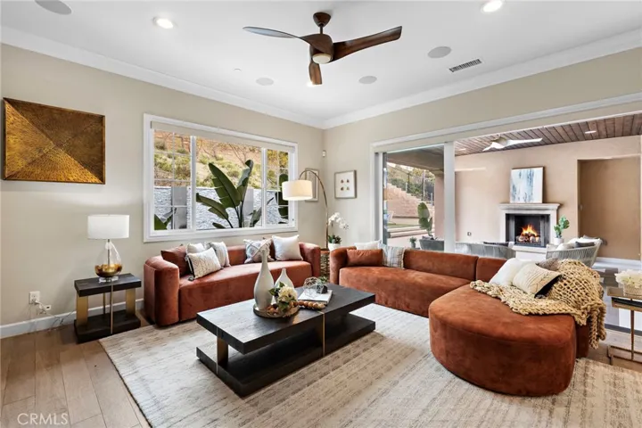 Indoor-outdoor living