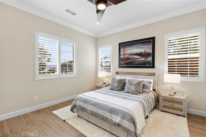 Spacious main floor bedroom with en-suite and walk in closet