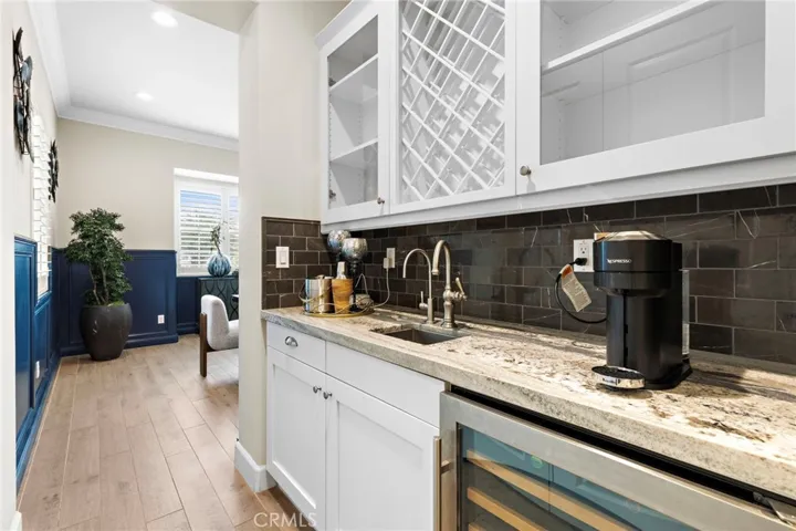 Convenient wet bar for the ultimate entertainer