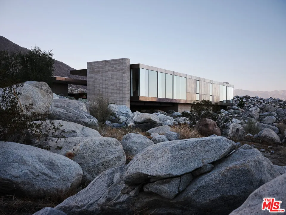 2212 Winter Sun Drive, Palm Springs, California 92262 home-pic-1