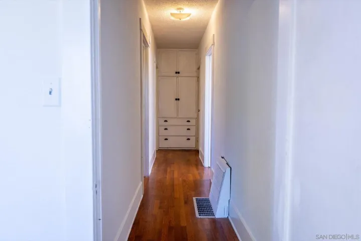 615 Nautilus St, La Jolla, California 92037