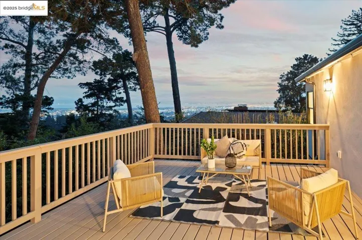 38 Chatsworth Court, Oakland, California 94611