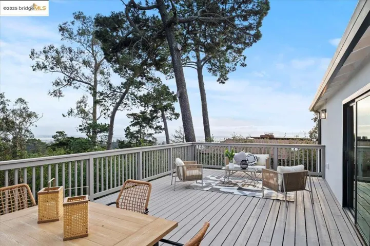 38 Chatsworth Court, Oakland, California 94611