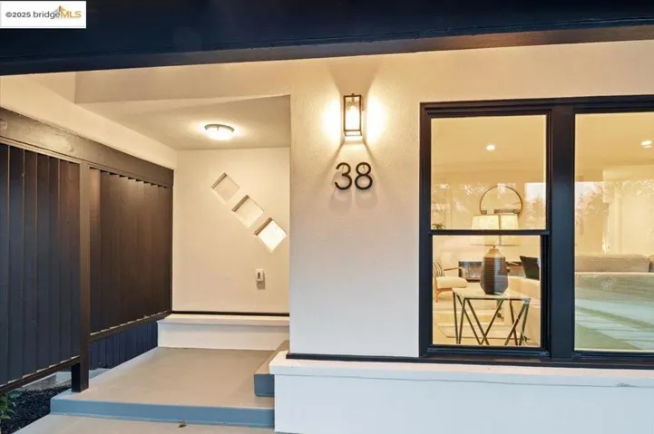 38 Chatsworth Court, Oakland, California 94611
