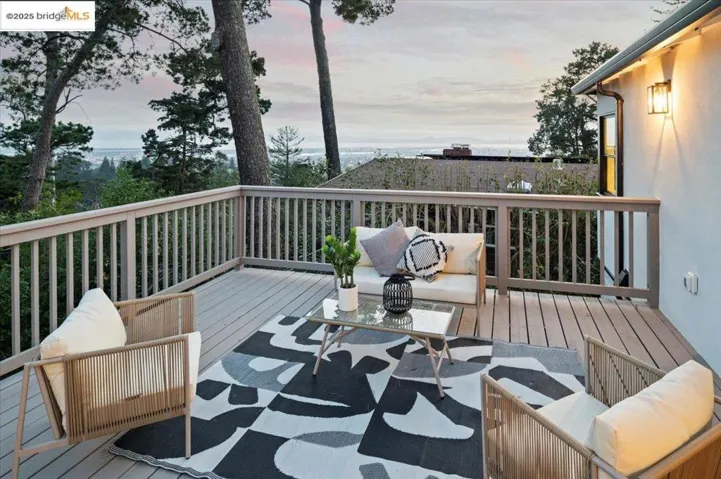 38 Chatsworth Court, Oakland, California 94611