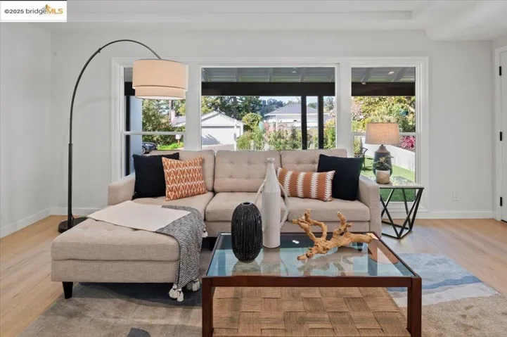 38 Chatsworth Court, Oakland, California 94611
