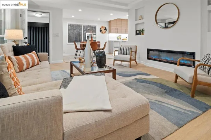 38 Chatsworth Court, Oakland, California 94611