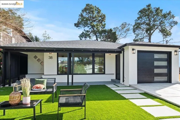 38 Chatsworth Court, Oakland, California 94611