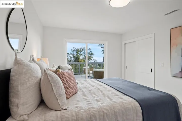38 Chatsworth Court, Oakland, California 94611