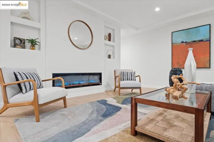 38 Chatsworth Court, Oakland, California 94611