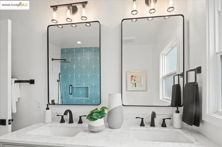38 Chatsworth Court, Oakland, California 94611