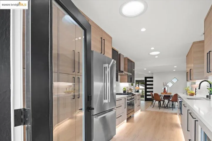 38 Chatsworth Court, Oakland, California 94611