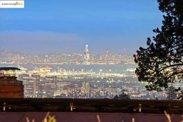38 Chatsworth Court, Oakland, California 94611