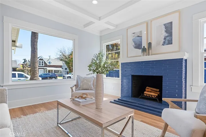 347 Gladys Avenue, Long Beach, California 90814