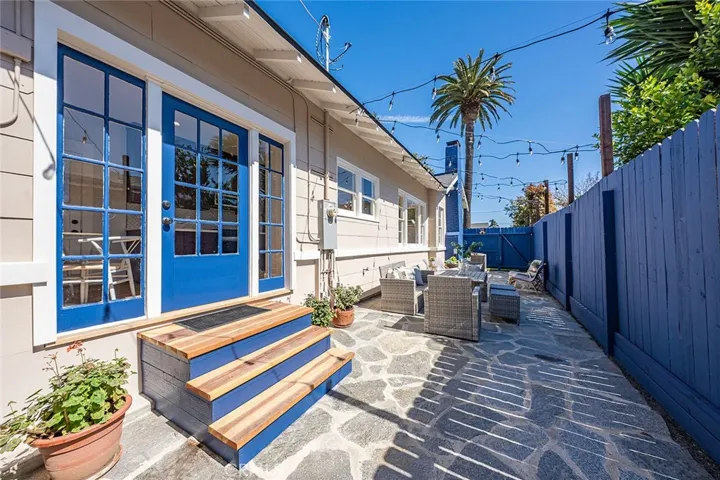 347 Gladys Avenue, Long Beach, California 90814