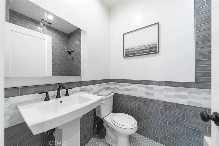 347 Gladys Avenue, Long Beach, California 90814