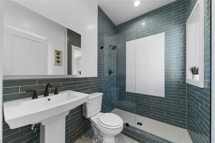 347 Gladys Avenue, Long Beach, California 90814