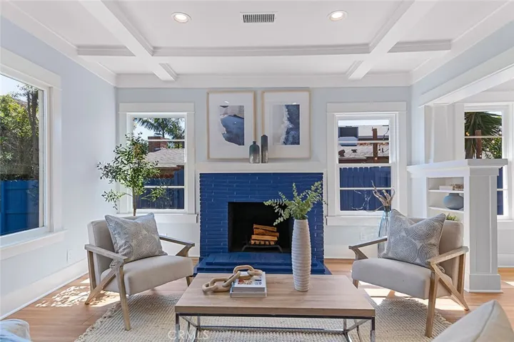 347 Gladys Avenue, Long Beach, California 90814