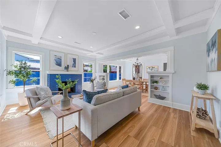 347 Gladys Avenue, Long Beach, California 90814