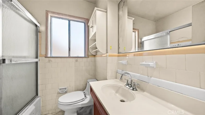 6161 Orange Avenue, Long Beach, California 90805