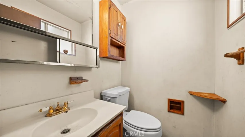6161 Orange Avenue, Long Beach, California 90805