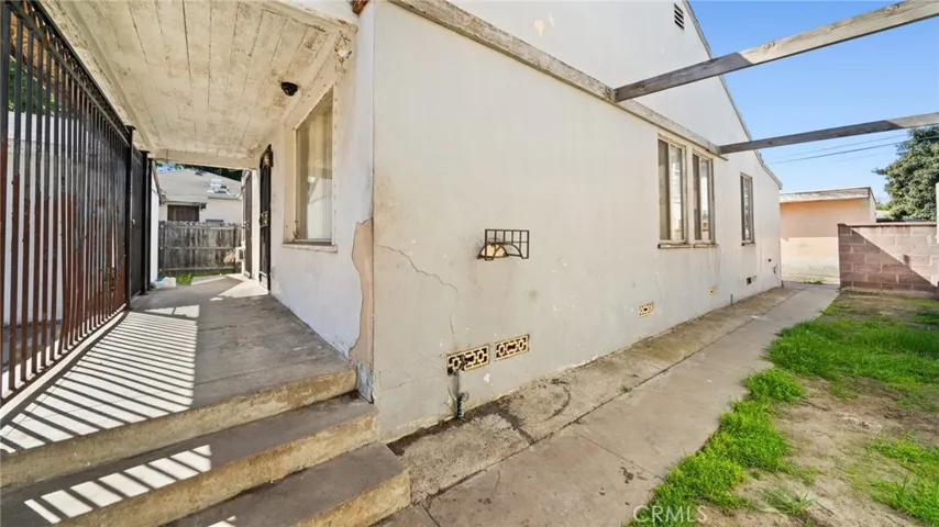 6161 Orange Avenue, Long Beach, California 90805