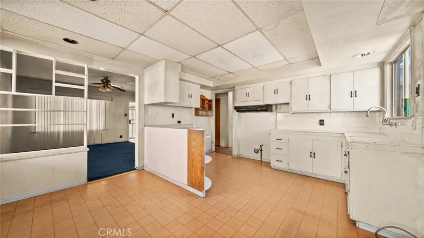 6161 Orange Avenue, Long Beach, California 90805