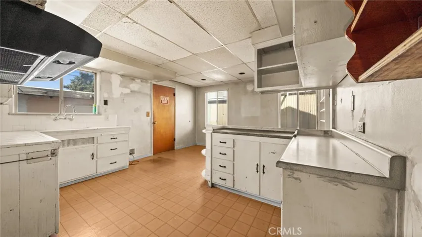 6161 Orange Avenue, Long Beach, California 90805