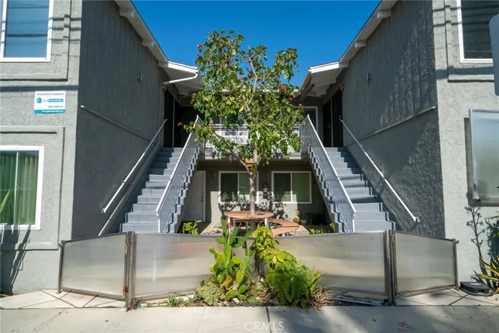 3243 E 10th Street, Long Beach, California 90804