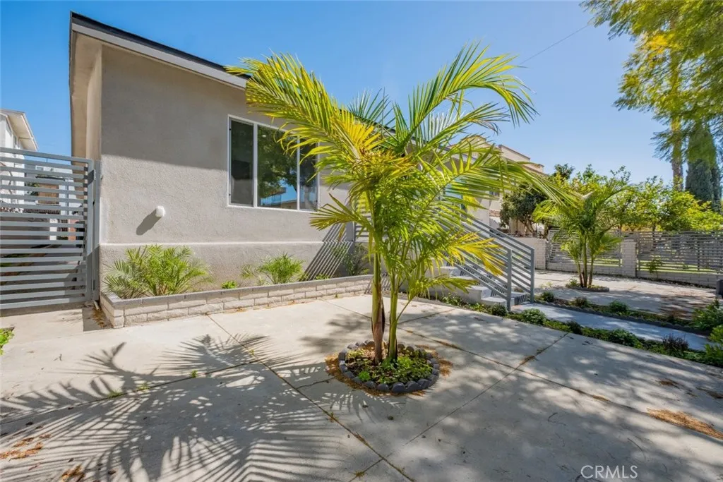 1834 N Alexandria Avenue, Los Angeles, California 90027 home-pic-0