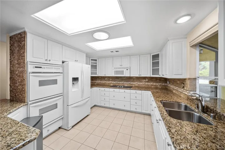 16710 Chocolate Lily Lane, Perris, California 92570