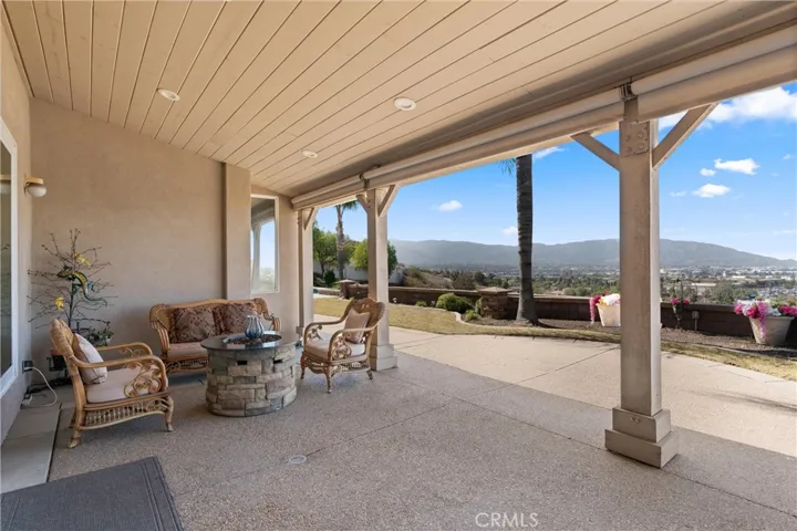 1124 Thoroughbred Lane, Norco, California 92860
