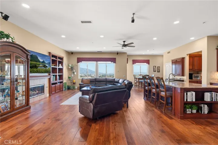 1124 Thoroughbred Lane, Norco, California 92860