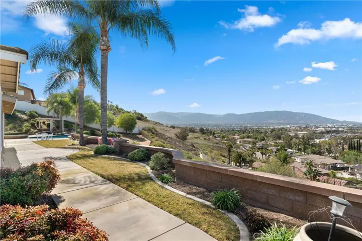 1124 Thoroughbred Lane, Norco, California 92860